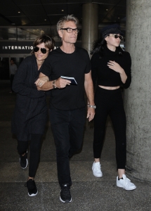 MCFan@celeblounge.net22-06-2017 11-30Harry Hamlin, Lisa Rinna, Amelia Gray Hamlin_07.jpg