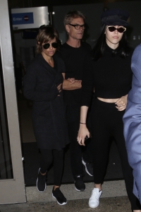 MCFan@celeblounge.net22-06-2017 11-30Harry Hamlin, Lisa Rinna, Amelia Gray Hamlin_34.jpg