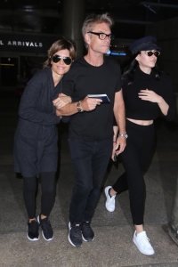 MCFan@celeblounge.net22-06-2017 11-30Harry Hamlin, Lisa Rinna, Amelia Gray Hamlin_21.jpg