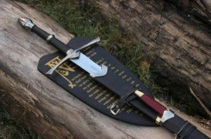 Custom Engraved Sword - QueQart.jpg